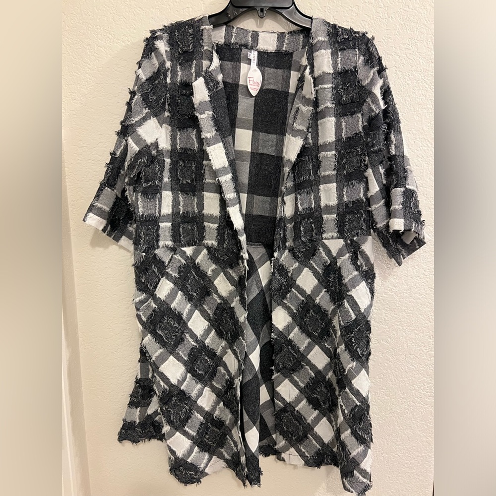 ***NWT*** Black Plaid Lindi Open Tunic